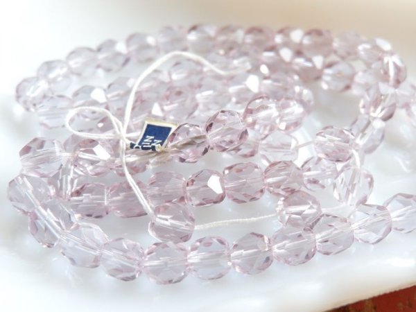 画像2: ジャパンヴィンテージ・ティンカット・クリスタルガラスビーズ【ファセットラウンド・アレキサンドライト色8-9ミリ】　約50粒　 (2)