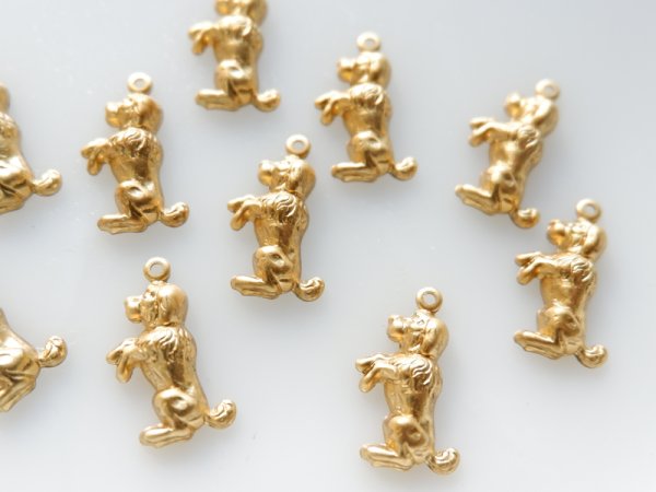 画像2: USA真鍮製　スタンディング・ドッグチャーム　2個　　犬 (2)