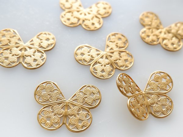 画像2: USA真鍮製　4/5カット　フラワーフィリグリー　2枚　　バタフライ (2)