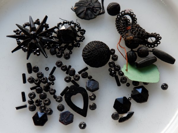 画像4: フランスアンティーク 　モチーフ・ビーズセット【T】　一式　 (4)