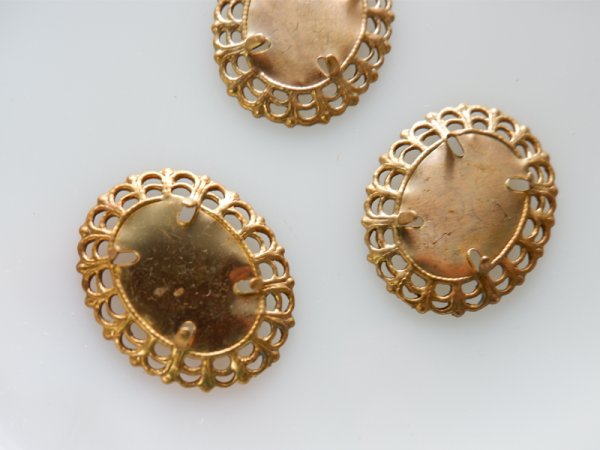 画像2: ヴィンテージ　USAカメオ用セッティング　爪止め25×18mm用　1個 (2)