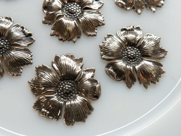 画像2: ミリアムハスケル【アンティークシルバー　フラワースタンピング】1個　 (2)