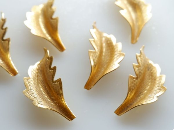 画像3: ミリアムハスケル【ロシアンゴールドメッキ】カーブド・テクスチャーリーフ（左右セット）2個 (3)