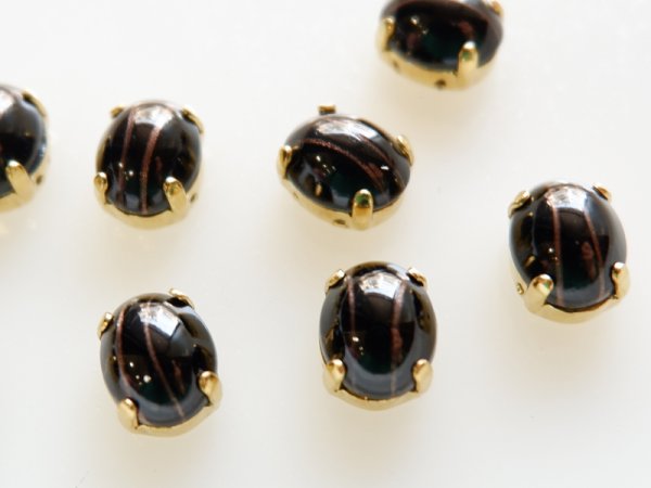 画像2: チェコヴィンテージ　ブラック×カッパーライン　ガラスカボション＋縫い付け用台座【10×8ミリ】2個 (2)