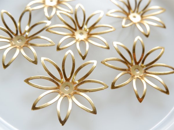 画像3: ミリアムハスケル　ゴールド色　オープンラージフラワー2個　ハスケルパーツ (3)
