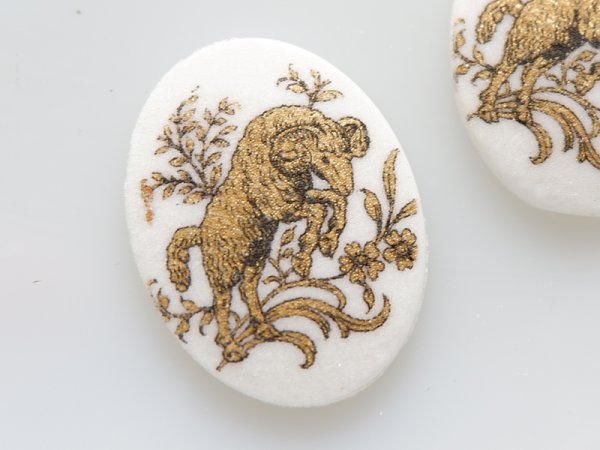 画像3: ドイツ ヴィンテージ　星座のカメオ　40×30ミリ【おひつじ座】1個 (3)