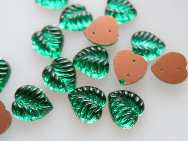 画像2: チェコヴィンテージ　ガラスカボション【2穴・リーフ・エメラルド】10個 (2)