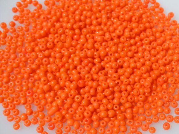 画像2: チェコヴィンテージ・シードビーズ　#11相当【オレンジ】　10グラム (2)