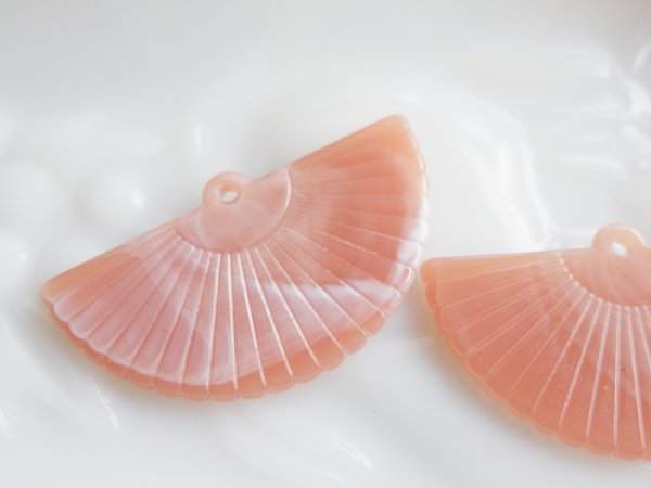 画像2: アクリルドロップ【ファン・ベージュピンク】46ミリ 2個　 (2)