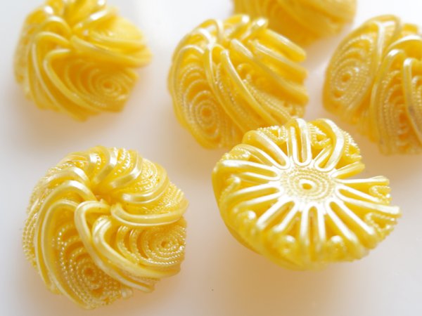 画像3: ジャパンヴィンテージ　イエロー・フラワーパーツ　1個　　セルロイド (3)