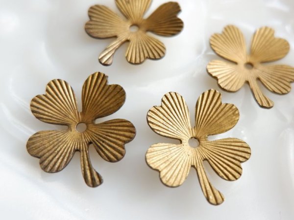画像4: ヴィンテージ　USA真鍮パーツ　筋入りクローバー　2個 (4)