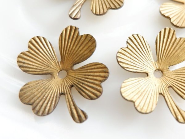 画像3: ヴィンテージ　USA真鍮パーツ　筋入りクローバー　2個 (3)