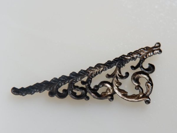 画像3: ミリアムハスケル　マットブラック塗装　三角フィリグリー55ミリ　1個　　0719 (3)