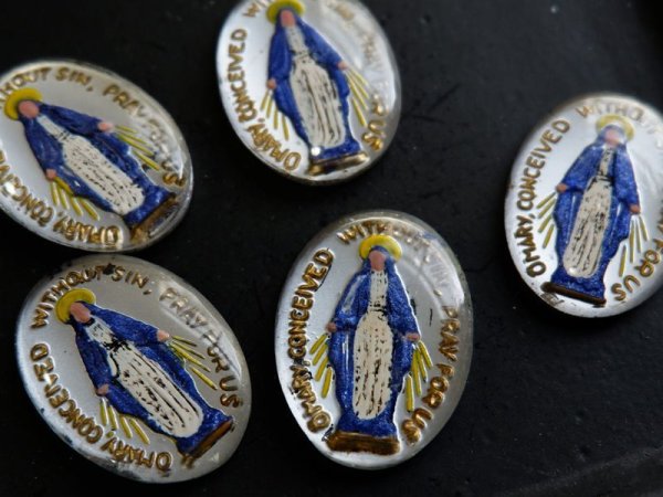 画像2: ドイツヴィンテージ　インタグリオ・ガラス製カメオ【マリア様】25×18ミリ　1個 (2)