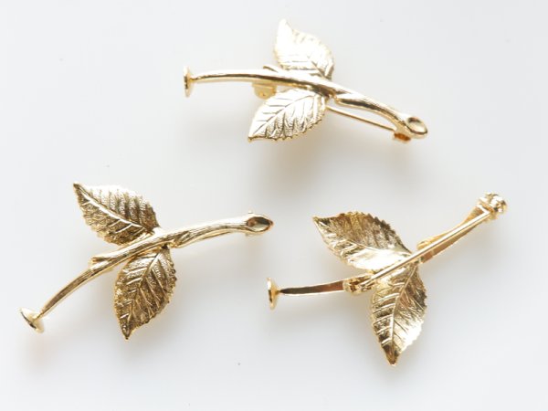 画像2: USAヴィンテージ・ゴールドメッキ　未完成ブローチ【一輪】1個　レジンにも (2)