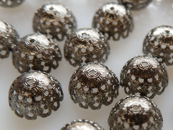 画像2: ジャパンヴィンテージ　ビーズキャップ【ガンメタ　ラージ】20個 (2)