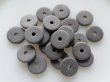 画像3: アフリカントレードビーズ　ディスク15〜16ミリ【グレー】10個 (3)