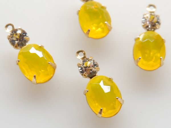 画像1: ドイツヴィンテージ　ガラスストーン＋カン付きセッティング 10×8ミリ【ダブル　イエローオパール】2個 (1)