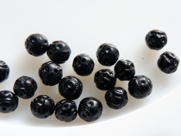 画像2: チェコヴィンテージ・ガラスビーズ【丸い模様のラウンドビーズ】7-8ミリ (2)