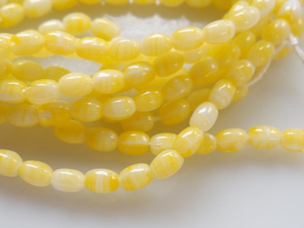 画像2: ジャパンヴィンテージ？　ガラスビーズ【ナツメ型イエロー】　約48個 (2)