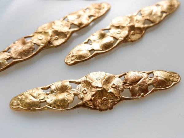 画像4: ヴィンテージUSA真鍮製　フローラル横長スタンピング　75ミリ　1個 (4)