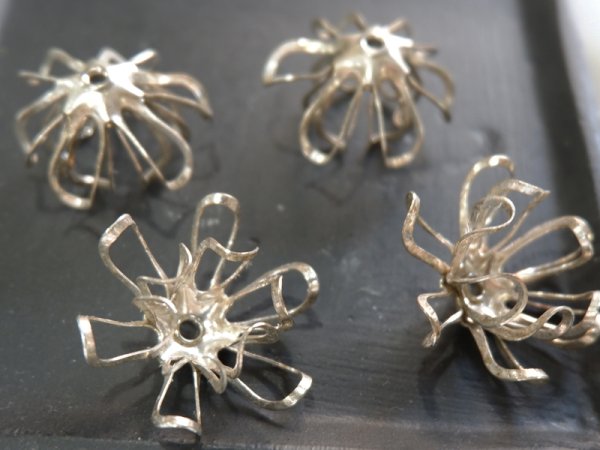 画像2: 当社加工　ミリアムハスケル　デッドストック【マットシルバー・フラワーパーツ2個】【0706】 (2)