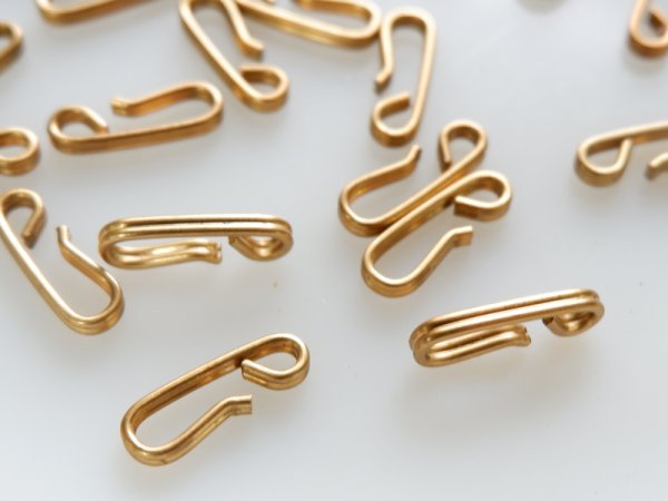 画像2: USAヴィンテージ真鍮製　リブド・フック　4個　ミリアムハスケル (2)