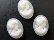 画像1: ドイツヴィンテージ　女性のカメオ　マットホワイト　25×18ミリ　1個 (1)