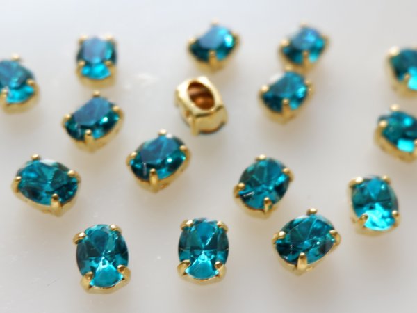 画像2: ヴィンテージ　スワロフスキー＋縫付け用台座【ブルージルコン　8×6ミリ・オーバル】4個　 (2)