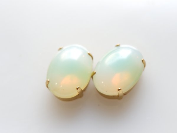 画像5: ドイツヴィンテージ　カボション＋縫付け用台座　サブリナ・グリーン　18×13mm　2個　　オパール (5)