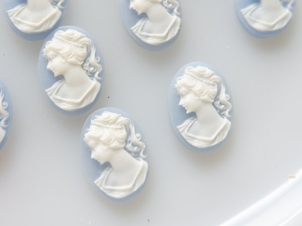 画像3: ヴィンテージ　女性のカメオ　水色　18×13ミリ　2個セット (3)