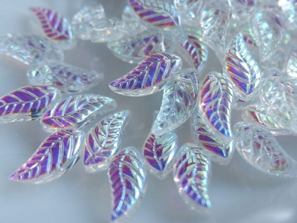 画像3: チェコ・ガラスビーズ【リーフ　ホワイトAB】30個 (3)