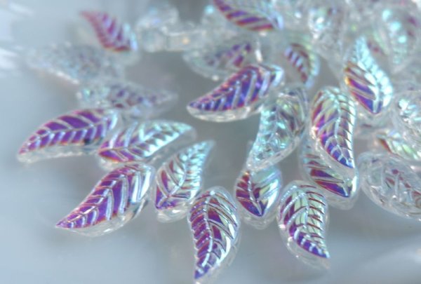画像2: チェコ・ガラスビーズ【リーフ　ホワイトAB】30個 (2)