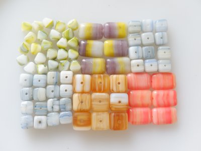 画像1: チェコヴィンテージ・ガラスビーズ【レクタングル　ピーチ　12×8ミリ】6個
