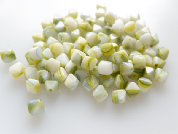 画像3: チェコヴィンテージ・ガラスビーズ【ビーコン型　ホワイト×イエロー×ブルー　6ミリ】20個 (3)