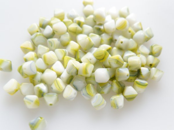 画像2: チェコヴィンテージ・ガラスビーズ【ビーコン型　ホワイト×イエロー×ブルー　6ミリ】20個 (2)