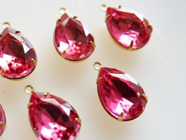 画像2: チェコヴィンテージ【ダークローズ　しずく】ラインストーンチャーム　18×13mm　2個 (2)