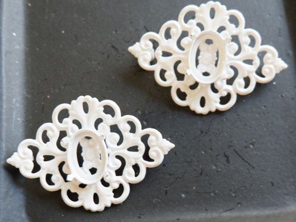画像2: USAヴィンテージ　未完成パーツ【ホワイトオーロラ・フィリグリー　14×10ミリセッティング】1個 (2)