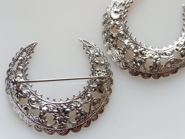 画像2: ミリアムハスケル　シルバー色メッキ　ラージ・クレセントブローチセット　1セット　刻印無し　　ロジウム (2)