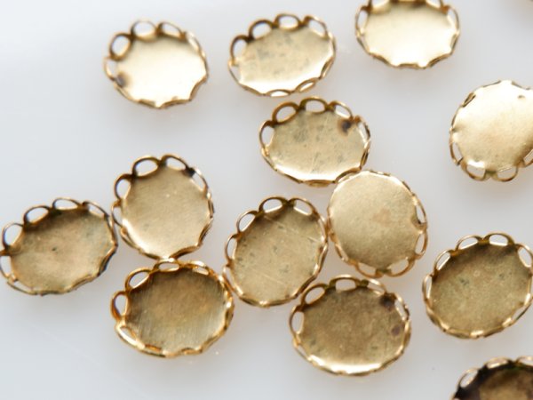 画像3: ヴィンテージUSA真鍮セッティング　レースエッジ10×8mm　4個セット (3)