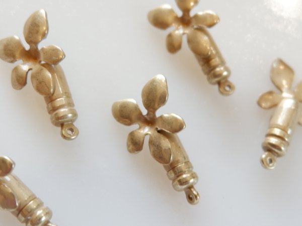 画像3: 当店加工 ミリアムハスケル風フラワーピンキャッチ　1個 (3)