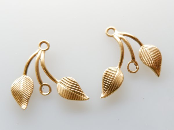 画像1: ミリアムハスケル　マットゴールド　リベットもできる左右対称のリーフパーツ　左右1ペア (1)